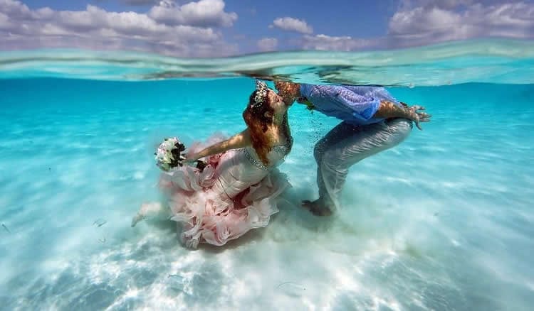 Amazing Underwater Weddings Lead the New Trend