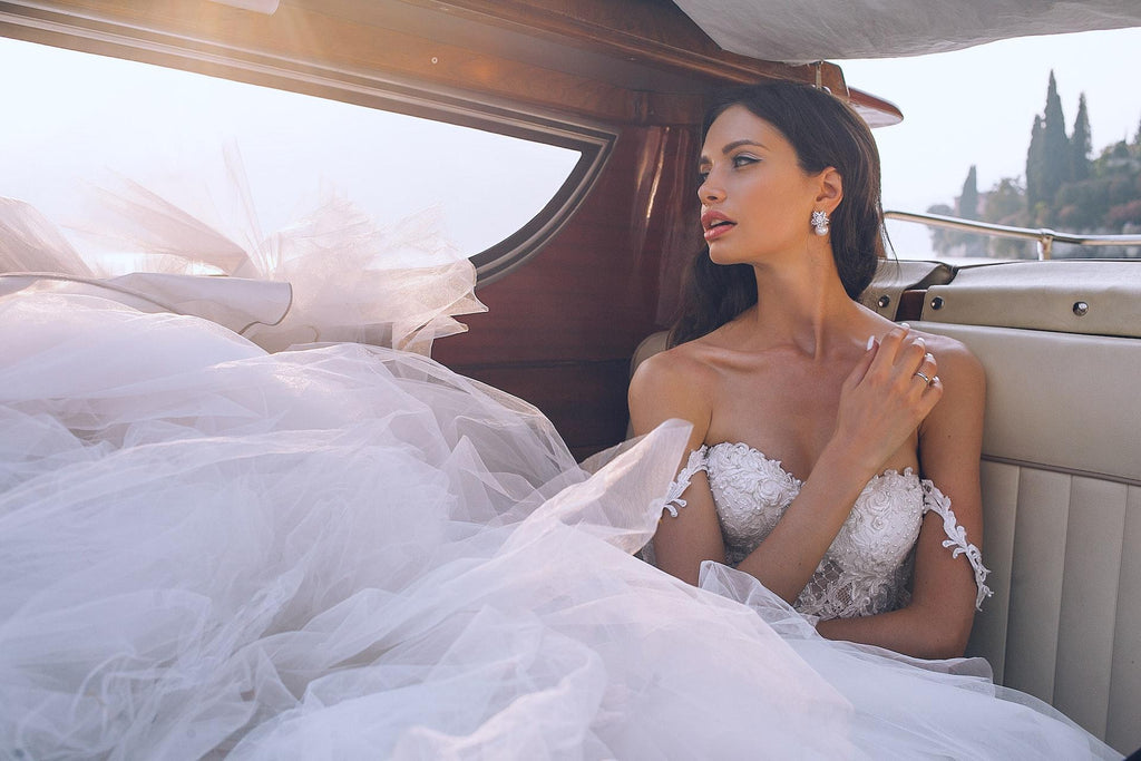 Smart Ways To Accessorize Your Wedding Dress