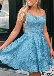 A-ligne encolure dégagée sans manches dentelle bleue courte mini robes de soirée