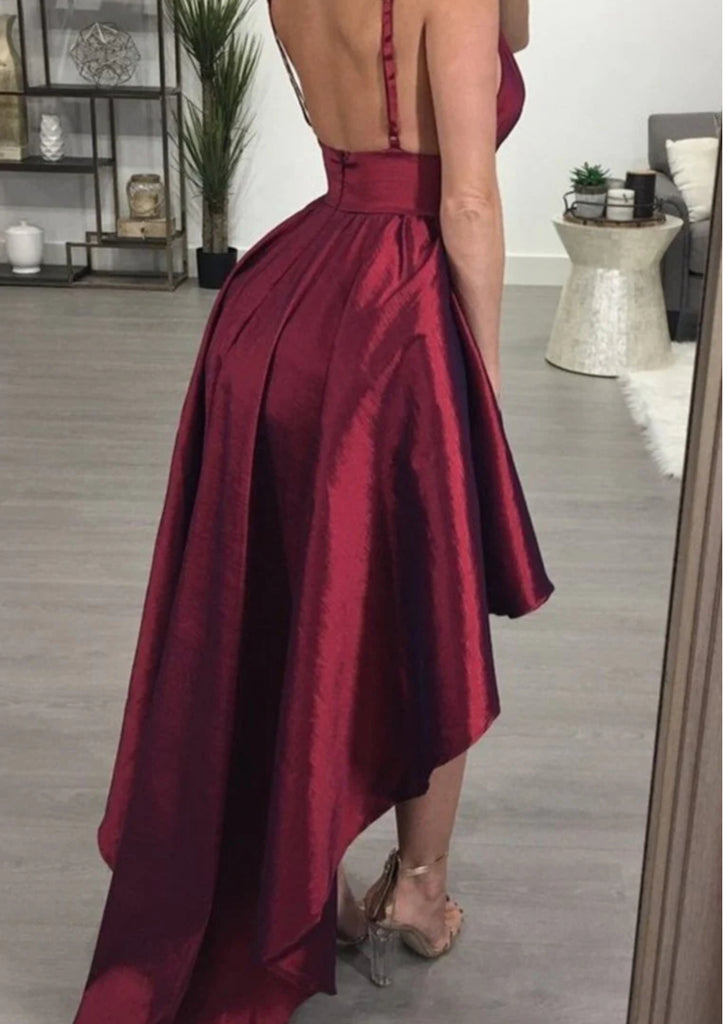 Vestido de baile assimétrico de tafetá cor de vinho sem mangas com decote em V