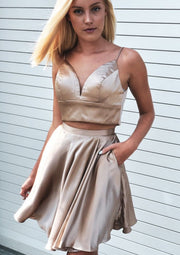 Mini vestido de fiesta corto Charmeuse sin mangas con cuello en V y corte en A, bolsillos divididos