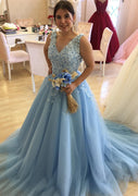 Vestido de Baile Sem Mangas V com Decote em V Tule com Flores 3D Brilhantes e Cauda de Corte para Festa de Formatura