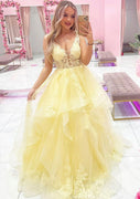 Robe de bal longue en tulle sans manches à encolure plongeante et volants, en dentelle, coupe princesse A-line