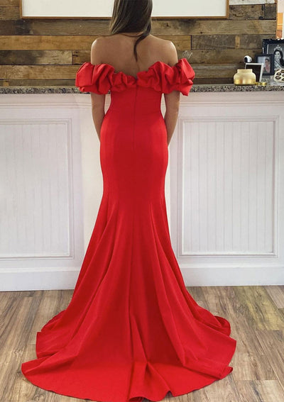 Vestido de Promoción Rojo de Satén con Falda de Sheath, Volantes, Sin Mangas y Cola Barrida, Con Abertura