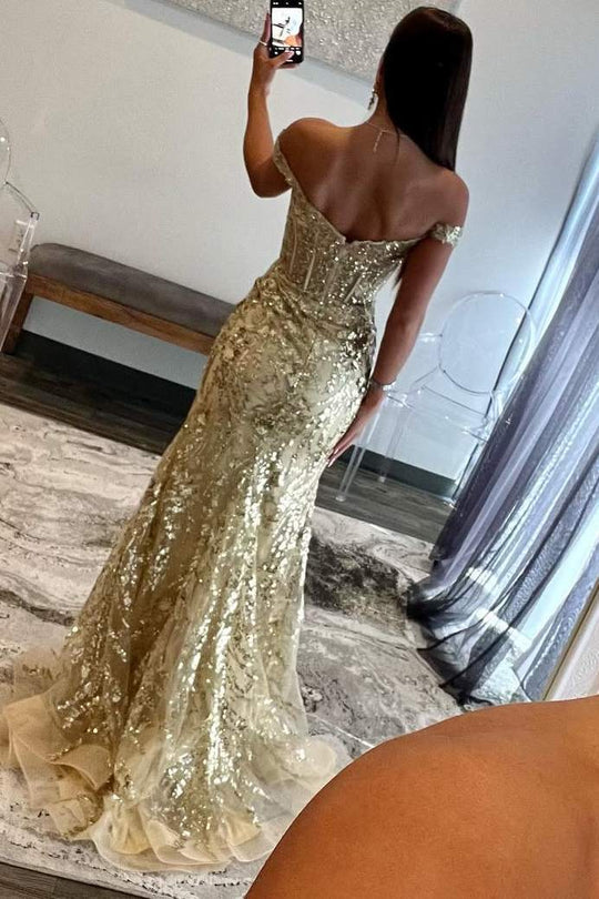Vestido de Festa Mermaid Ombro a Ombro com Decote Coração, Lantejoulas Douradas, Renda, Cauda Varredura, Fenda