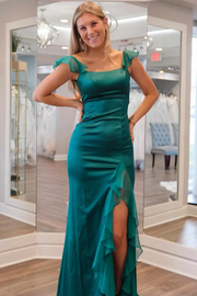 Vestido de Festa Comprido em Cetim Verde com Folhos, Decote Redondo, Mangas Curta Estilo Sereia, Fenda