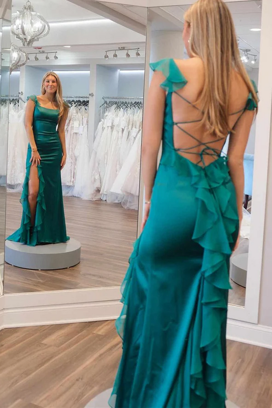 Vestido de Festa Comprido em Cetim Verde com Folhos, Decote Redondo, Mangas Curta Estilo Sereia, Fenda