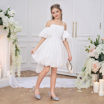 Robe de fête pour fille en satin blanc avec manches courtes bouffantes et bretelles dénudées, nœud