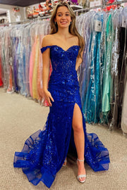 Vestido de Festa Mermaid Ombro a Ombro com Decote Coração, Lantejoulas Douradas, Renda, Cauda Varredura, Fenda