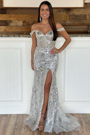 Vestido de Festa Mermaid Ombro a Ombro com Decote Coração, Lantejoulas Douradas, Renda, Cauda Varredura, Fenda