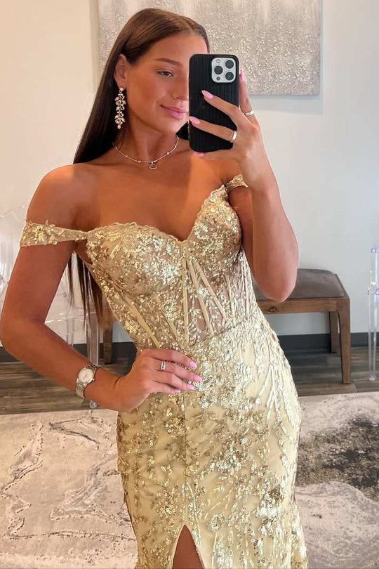 Vestido de Festa Mermaid Ombro a Ombro com Decote Coração, Lantejoulas Douradas, Renda, Cauda Varredura, Fenda