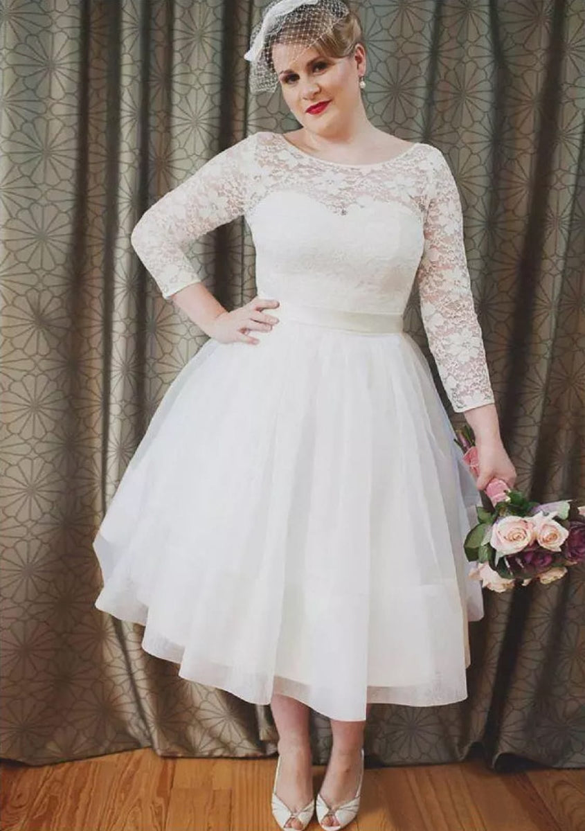 Bateau Long Sleeve Wedding Dress Ball Gown with Beautiful Applique