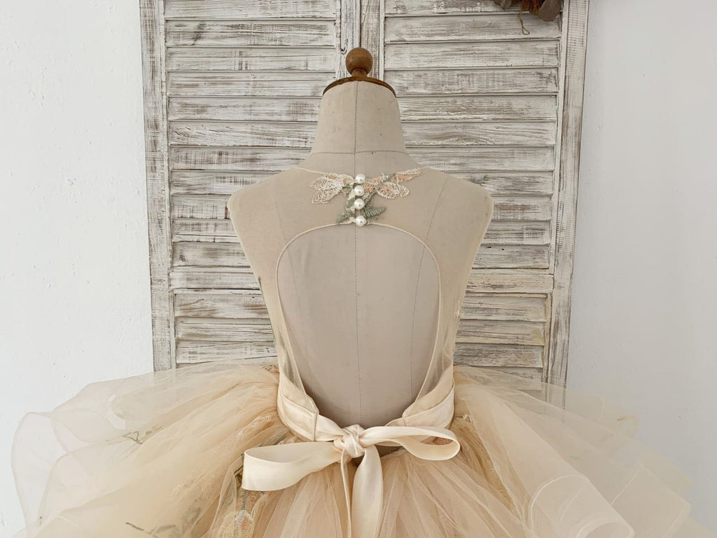 Champagne Embroidery Lace Tulle Keyhole Back Wedding Flower