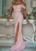 Vestido de baile longo rosa com lantejoulas e decote sereia com decote ombro a ombro