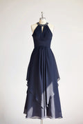 Abito da damigella d'onore lungo in chiffon con perline blu navy con scollo all'americana