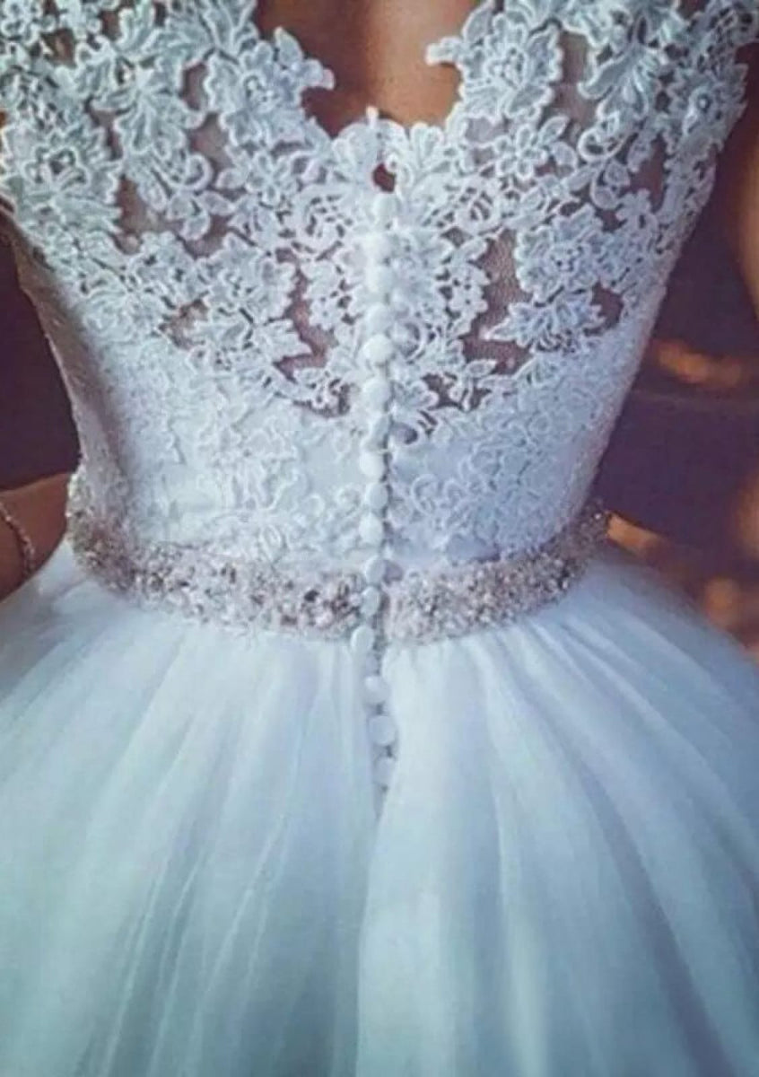 Ball Gown Sleeveless Bateau Beading Floor-Length Tulle Prom Dresses