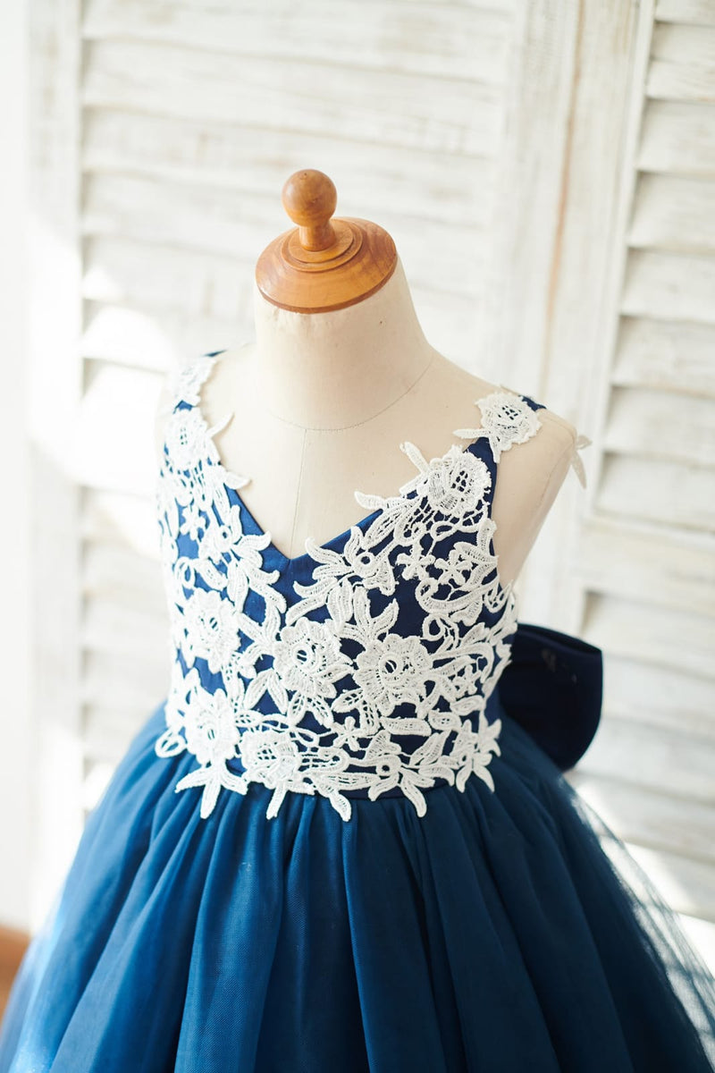 Amazing V-Neck Spaghetti Strap Flower Girl Dress in Tulle