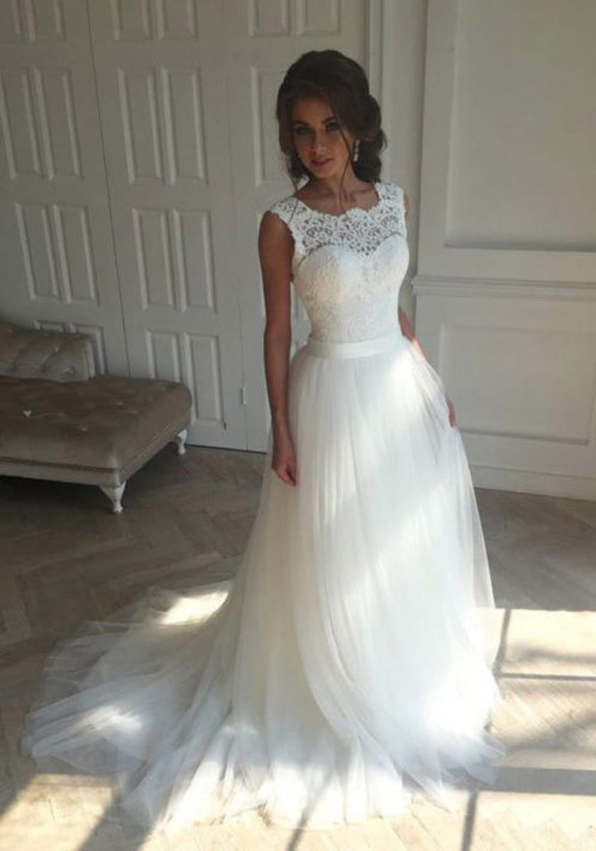 Chic A-line Strapless Sleeveless Tulle Lace Court Train Wedding Dresses Appliques Lace
