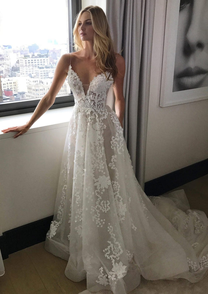 A-line Spaghetti Straps V Back Court Train Tulle Wedding