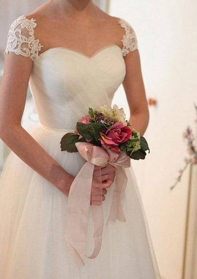 A-line/Princess Sweetheart Court Tulle Wedding Dress Lace