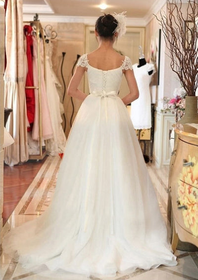 A-line/Princess Sweetheart Court Tulle Wedding Dress Lace