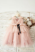 Prinzessin Mauve Tüll V-Ausschnitt Hochzeit Blumenmädchenkleid, Perlenstickerei