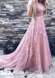 Princess Sleeveless V Back Floor Length Court Train Tulle