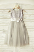 Vestido de niña de las flores de tul gris con lentejuelas plateadas