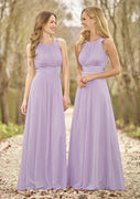 Robe de demoiselle d'honneur sans manches en mousseline de soie lilas à encolure dégagée et à encolure dégagée