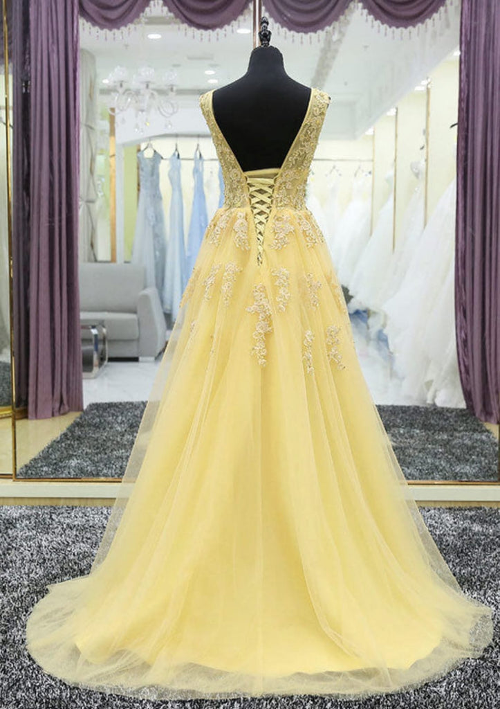 Tulle Prom Dress A-Line/Princess V-Neck Court Train