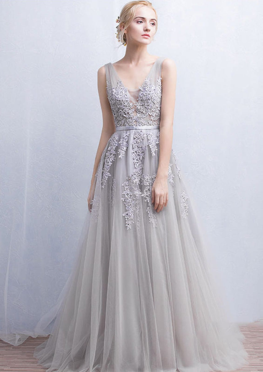 Simple Backless V-Neck Beaded Appliqued  A-line Evening Dresses Tulle Prom Dress