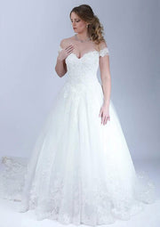 Tulle Wedding Dress Ball Gown Off Shoulder Court Train Lace