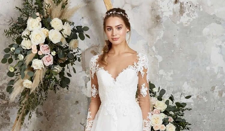 12 vestidos de noiva brancos clássicos com decote em coração que você vai adorar