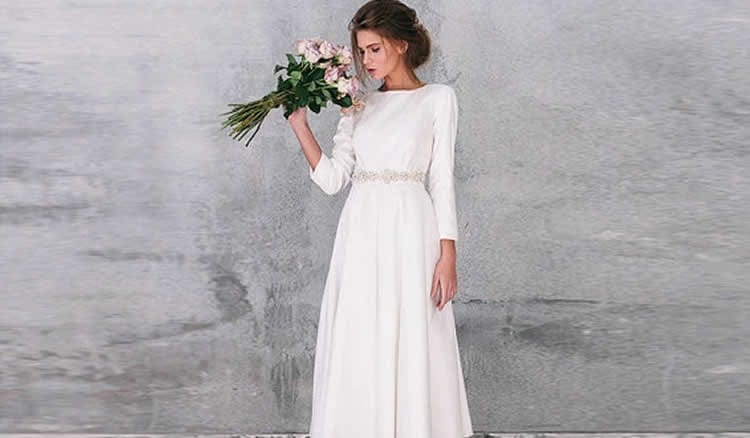 5 Wedding Dresses Ideas For Romantic And Dreamy Fall Wedding