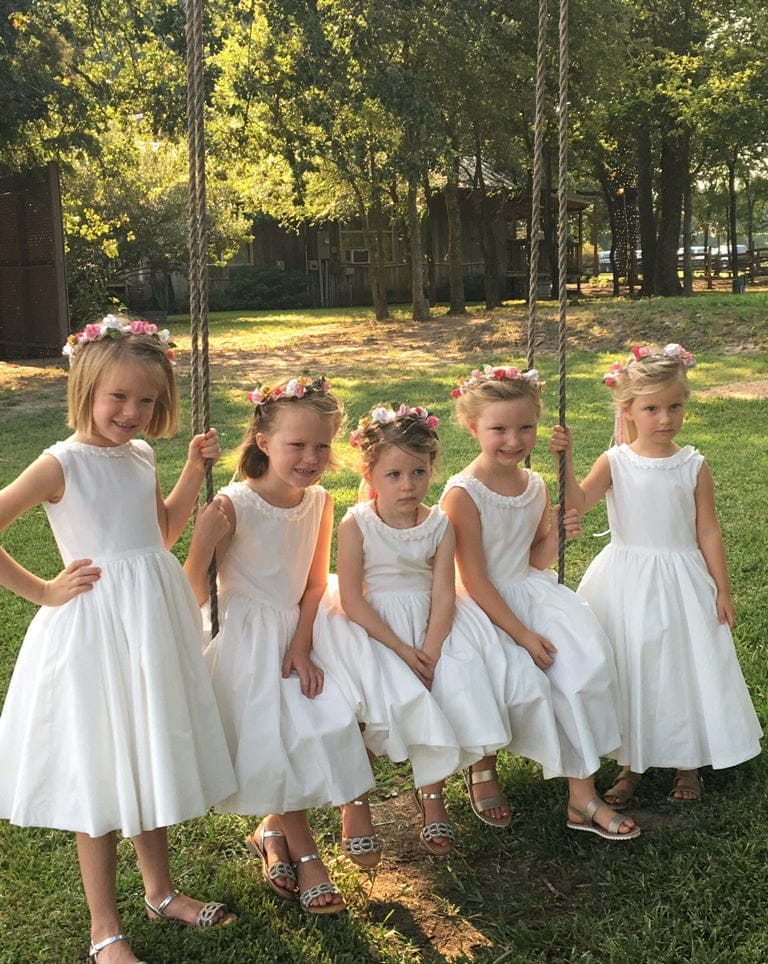 Vestidos de niña de flores asequibles para bodas de verano al aire libre