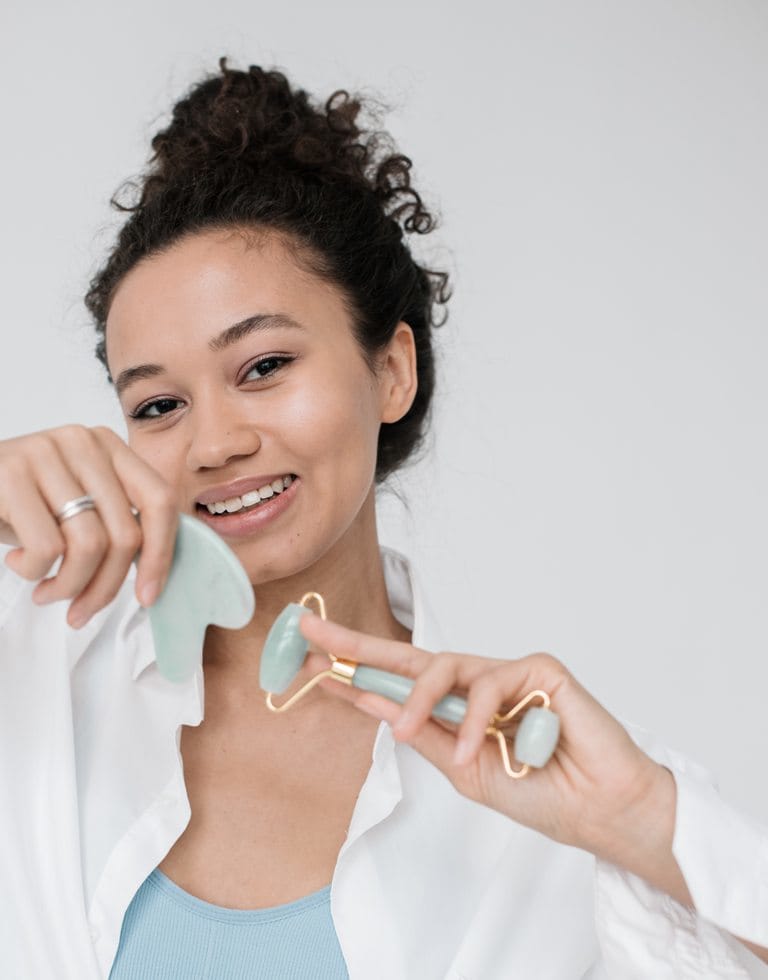 Antietà: 7 strumenti per massaggi facciali del 2021 per scolpire, tonificare e lenire