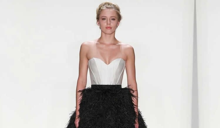 Schwarze Brautkleider beginnen den Modetrend anzuführen