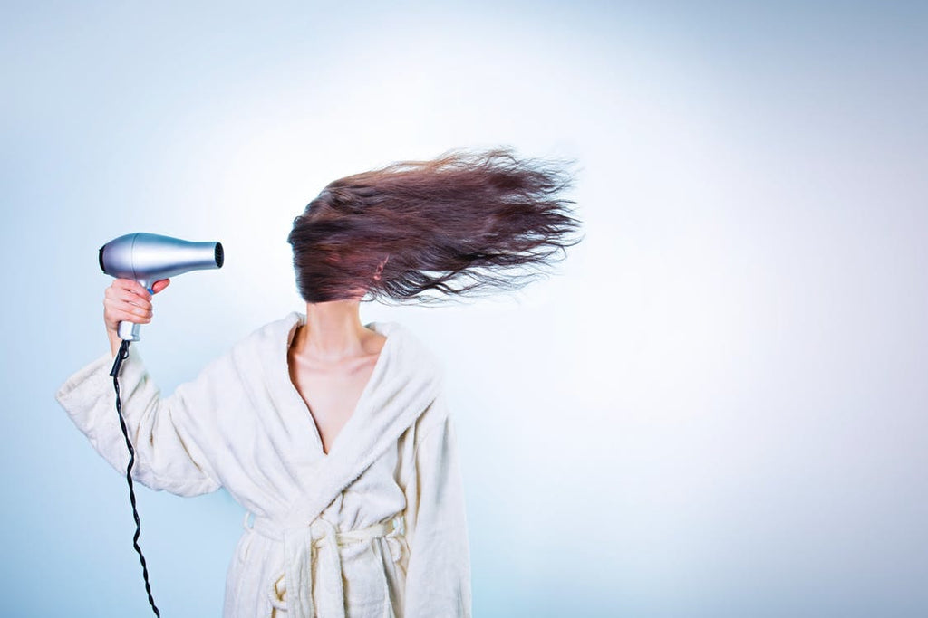 Top 6 des sèche-cheveux de 2021 pour chaque type de cheveux et chaque budget