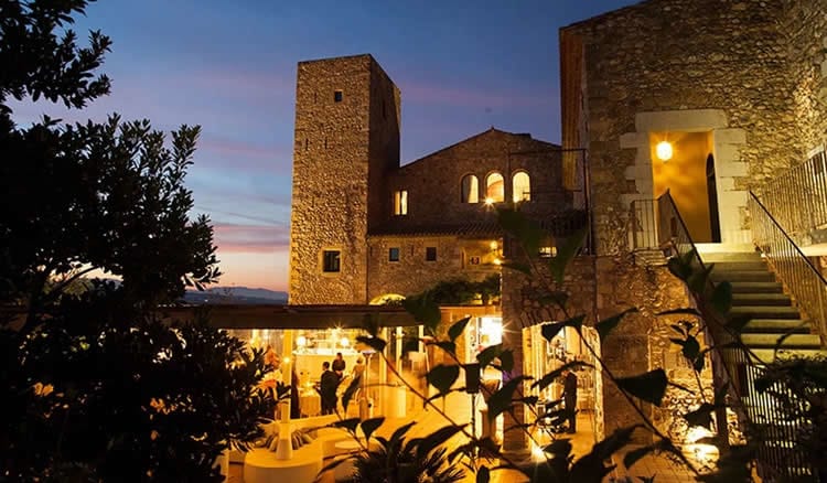 Топ-5 самых романтических мест в Испании для свадьбы