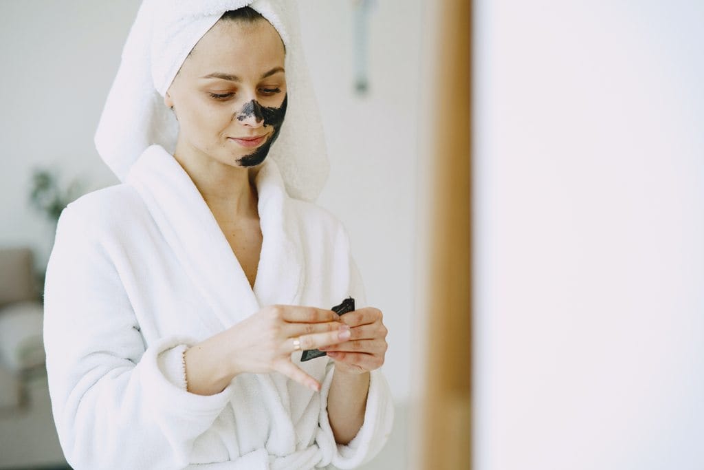 What are Must Have Facial Skin Care Products for a 30-Year Old Female