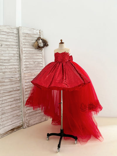 Rotes High-Low-Spitzen-Tüll-Hochzeits-Blumenmädchenkleid mit abnehmbarer Schleppe und Pailletten