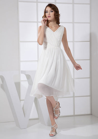 Abito corto da homecoming in chiffon bianco al ginocchio con scollo a V e linea ad A