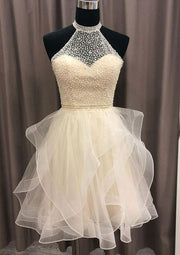 Minivestido curto de baile em organza Iovry com decote alto evasê, miçangas