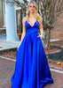 Vestido de gala largo hasta el suelo de charmeuse azul real sin mangas con escote en V tipo A, con bolsillos