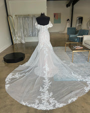 Off-the-Shoulder Trumpet Long Wedding Dress