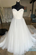 A-Line Strapless Sweetheart White Tulle Long Court Wedding Dress