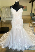 Floral Lace Straps Plunge V Trumpet Long Court Bridal Gown