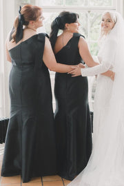 Mermaid Black Satin One-Shoulder Bow Strap Floor Length Bridesmaid Dress
