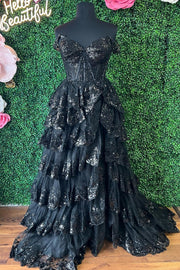 Off-Shoulder-Korsett-Rüschenschicht-Tüll-Bodenlanges Abschlussballkleid mit Pailletten, Schlitz