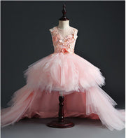 Perlenbesetztes 3D-Blumen-Schmetterlings-gestuftes rosa Tüll-Hochzeits-Blumenmädchenkleid